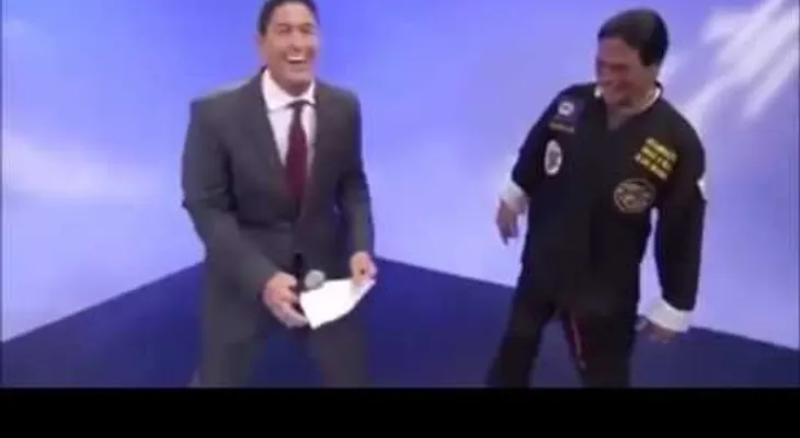 Y así es como se descubre a un falso maestro de kung-fu