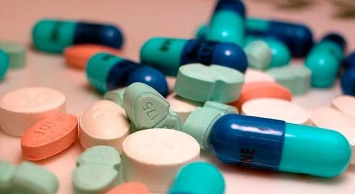 Prohibirán colmados y supermercados en la RD vendan medicamentos