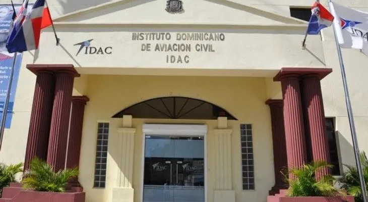 IDAC dice controlador base Aérea de San Isidro advirtió a aeronave "pero no recibió respuesta"