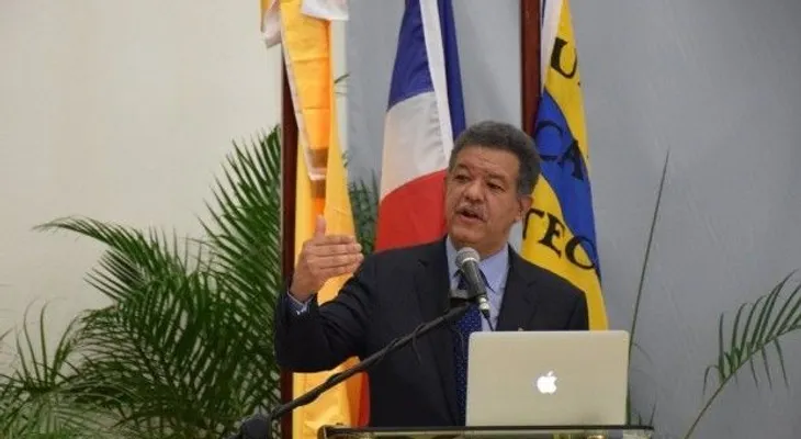 Leonel Fernández dicta conferencia en congreso sobre innovación