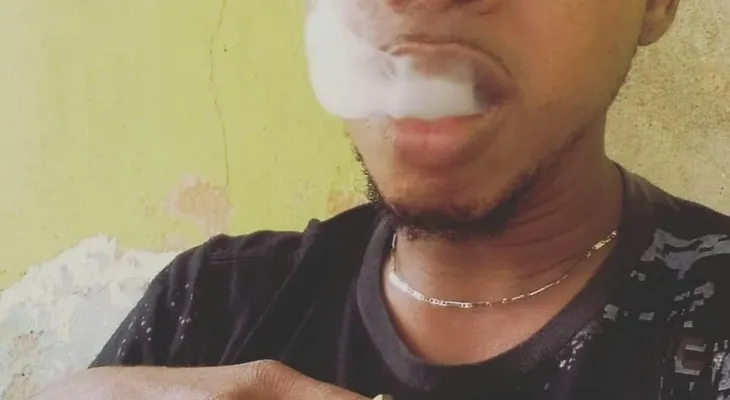 Un padre le pidió a su hijo hasta hincado que dejará la hookah, no hizo caso, y le dio un edema pulmonar