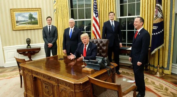 Trump devuelve el busto de Winston Churchill al Despacho Oval