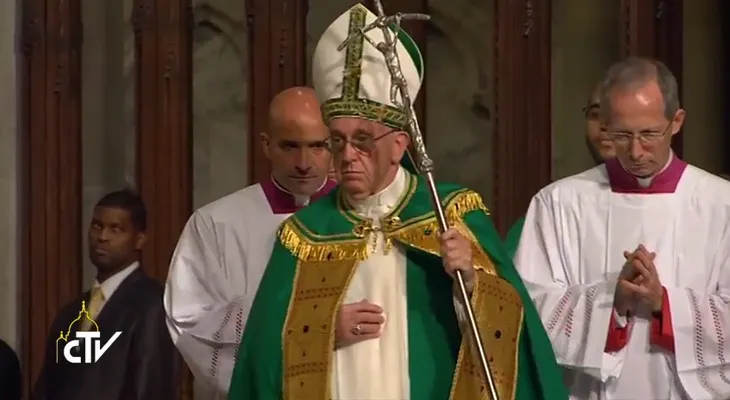 Francisco celebra las Vísperas en la Catedral de San Patricio de Nueva York