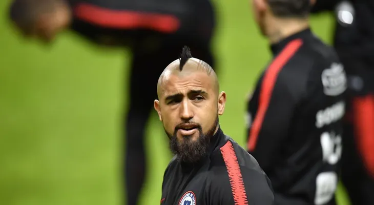 "Cuando se burlan, tienen que demostrar que son superiores"; mensaje de Arturo Vidal a Perú y Argentina