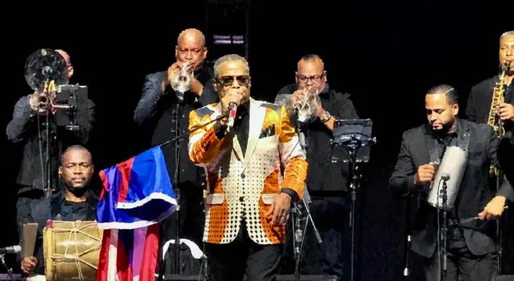 Héctor Acosta triunfa en Puerto Rico con noche histórica