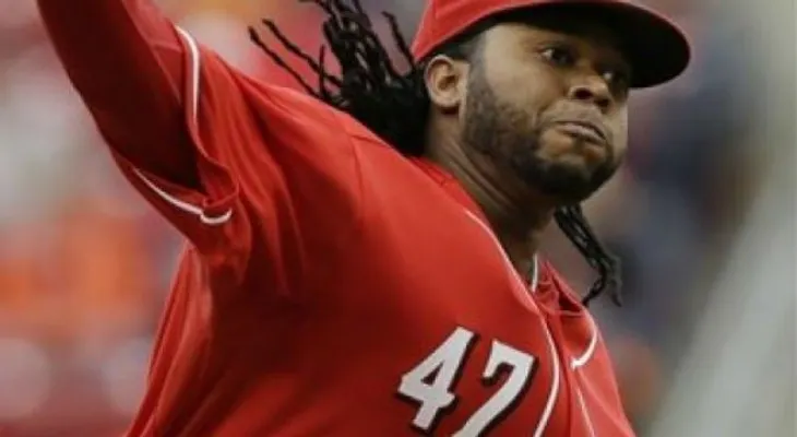 Cueto obtiene triunfo 12 y Pujols es el criollo con más dobles en GL