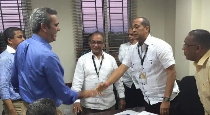 Abinader acompaña en su defensa a candidatos en Mao, Esperanza y Moca