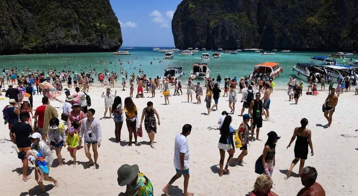 La playa en Tailandia que hizo famosa Leonardo DiCaprio cierra sus costas al público