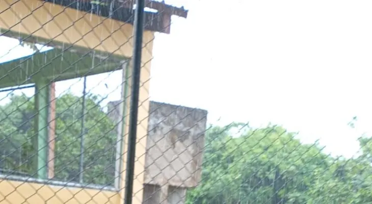 Inundaciones y filtraciones afectan varios centros educativos por fuertes lluvias