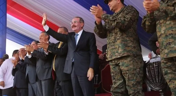 Danilo Medina encabeza desfile por 171 aniversario Batalla 19 de Marzo