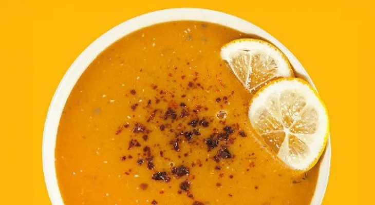 Reconfortante sopa de auyama y lentejas