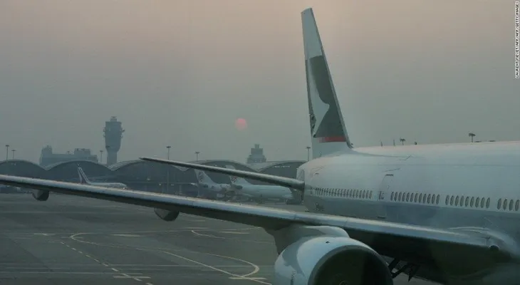 Un vuelo de Cathay aterriza de emergencia por un problema en el motor