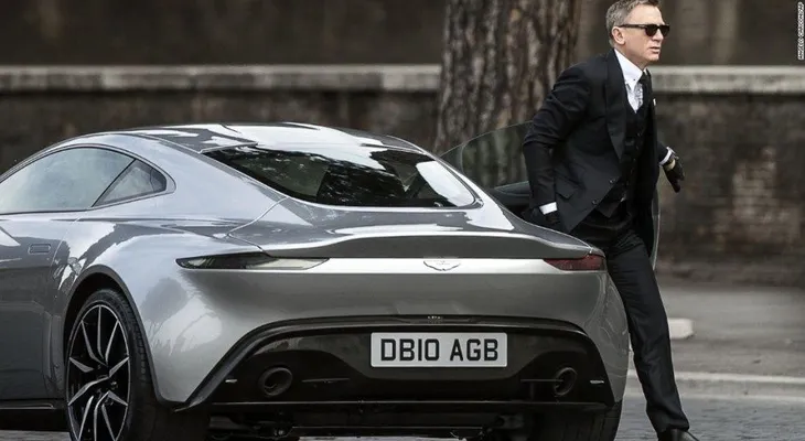 Licencia para emocionar: los carros 007 más cool de todos los tiempos