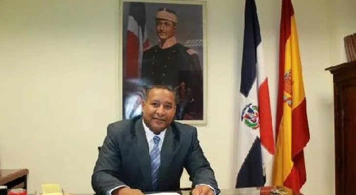 Cónsul dominicano en Madrid, envía felicitaciones con motivos de la Navidades