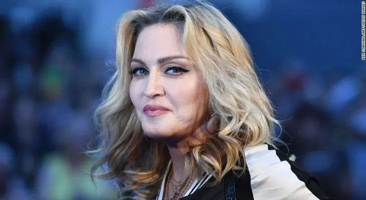 Tupac Shakur rompió con Madonna porque ella es blanca
