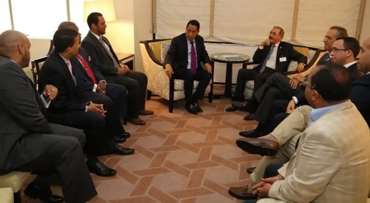 Danilo Medina se reúne en NY con presidente AES, líderes evangélicos y senador estatal