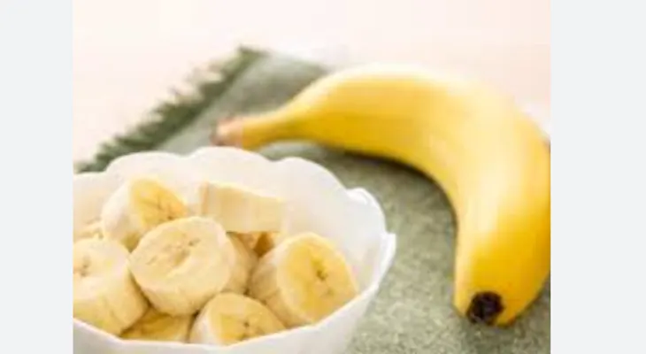 El increíble impacto de comer una banana en la noche