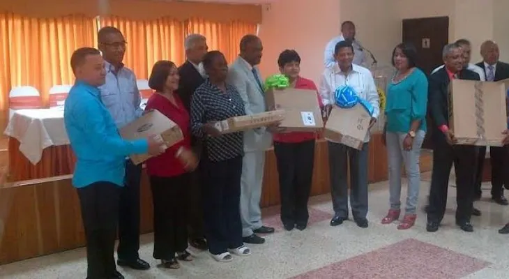 COOPNAMA entrega premios por celebración Día del Maestro
