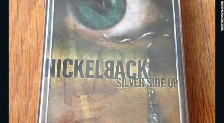 El curioso castigo que se inventó la Policía de Canadá: canciones de Nickelback