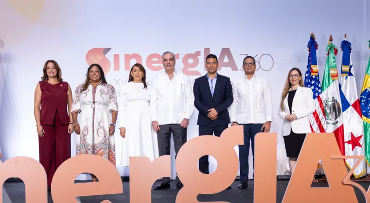 Luis Abinader inaugura congreso SinergIA 360 y convoca al PMI República Dominicana a construir el marco normativo para los proyectos del Estado