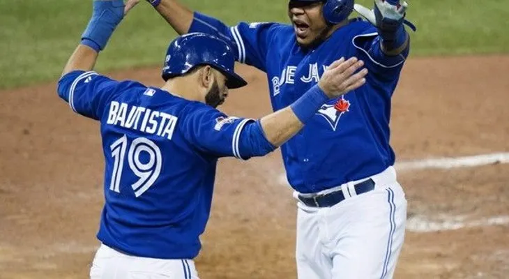 Toronto pondera extensiones para Edwin y Bautista