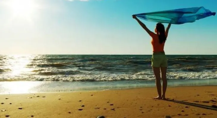 ¿Por qué te sientes tan cansado después de estar al Sol?