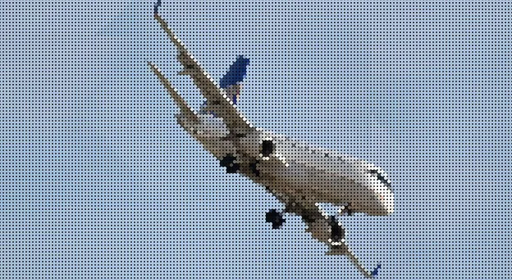 Acciones de United Airlines, en caída libre tras escándalo de expulsión de pasajero