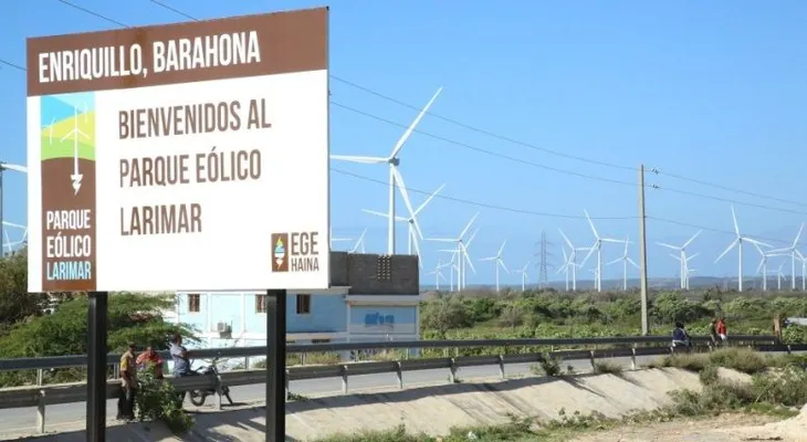 Presidente Medina inaugura en Enriquillo Parque Eólico Larimar construido por US$120 MM
