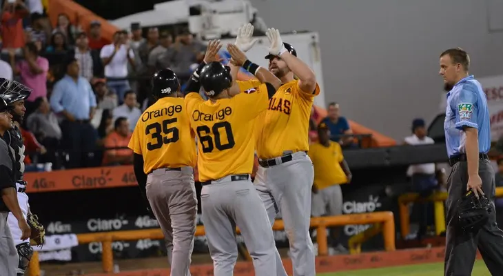 Aguilas disponen de los Gigantes y Toros derrotan Estrellas