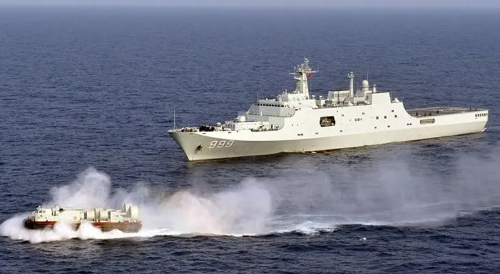 Expertos aseguran que China envía buques de guerra hacia Siria  