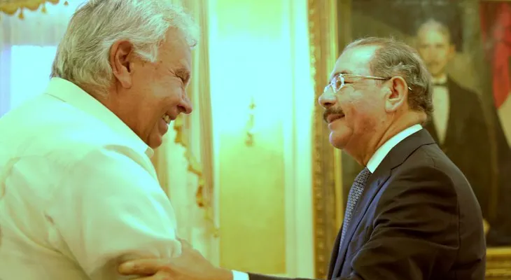 Danilo Medina recibe al ex presidente de España Felipe González