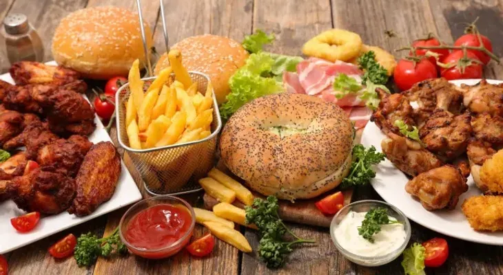 Una dieta alta en grasas puede perjudicar el cerebro; explican los motivos