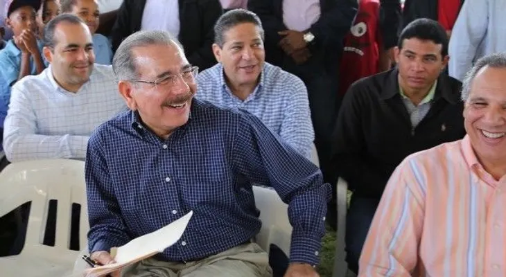 Danilo Medina promete Tanda Extendida para todos los niños en el 2016