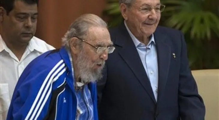 Reeligen a Raúl Castro frente a poderoso Partido Comunista