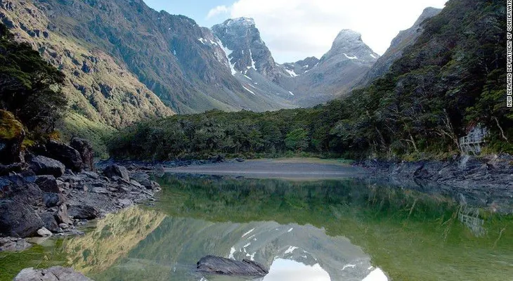 Turista sobrevive en una cabaña remota en Nueva Zelandia durante un mes