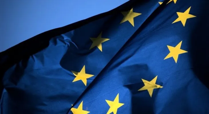 La UE respalda acceso de Grecia a hasta 700 millones de ayuda de emergencia