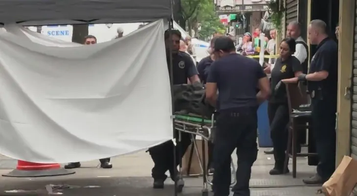 Muere apuñalado y tres resultan heridos en incidentes tras desfile dominicano en Nueva York