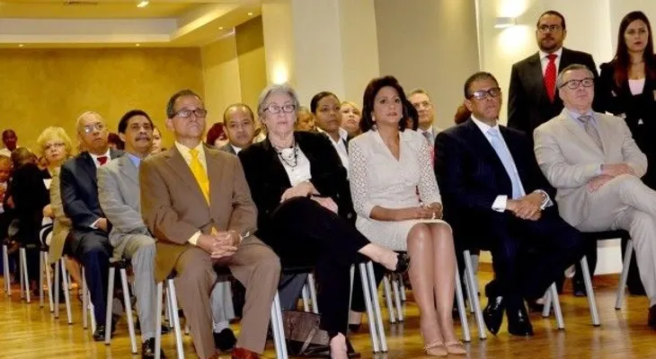 Directivos de Salud resaltan emisión de sellos alusivos a Tamiz Neonatal y CAID