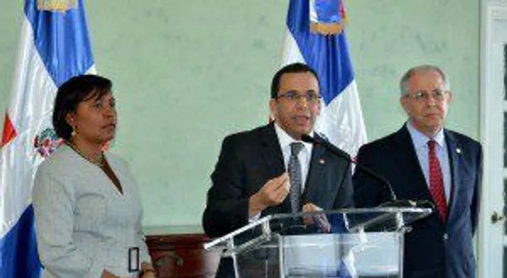 Afirma se debió a confusión que diplomáticos no hayan presentado declaración jurada