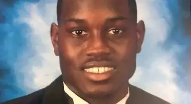 Repudian brutal asesinato de un joven afroamericano que se ejercitaba en EEUU