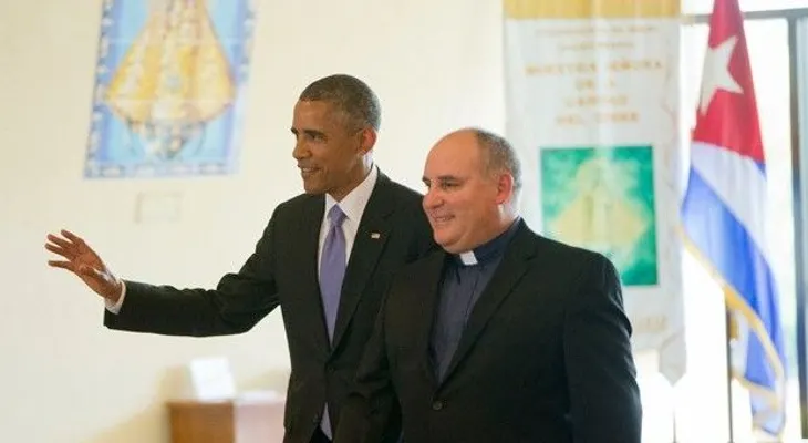 Obama visita templo católico del exilio cubano