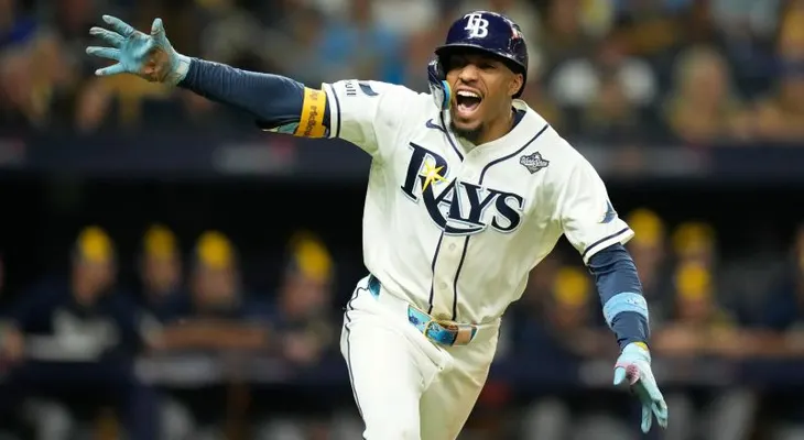 Rays evitan la barrida con remontada en la duodécima y fuerzan el quinto juego ante Brewers