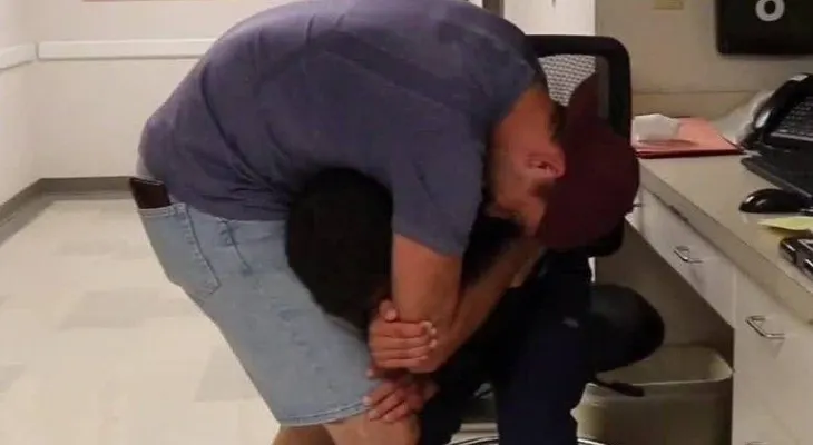 Sorpresivo acto de amor; le da una nueva vida a su mejor amigo