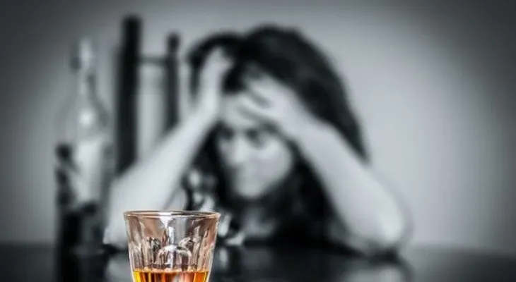 ¿Qué pasa en el cuerpo de una persona alcohólica?