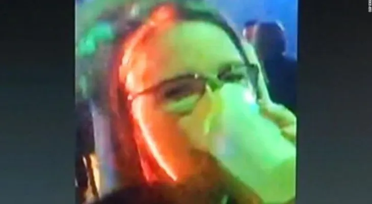 Mujer transmite video mientras conduce borracha en Florida