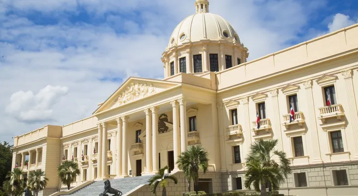 Presidente Abinader designa a Francisco Torres como superintendente de Pensiones