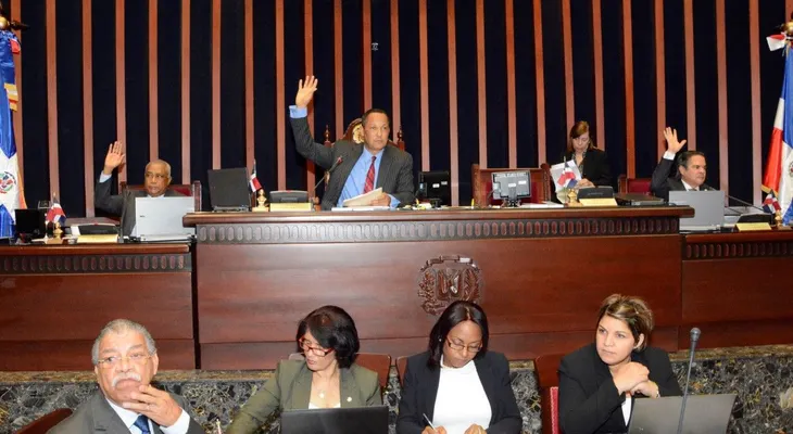 Senado aprueba resolución de rechazo a la destitución de Dilma Rousseff