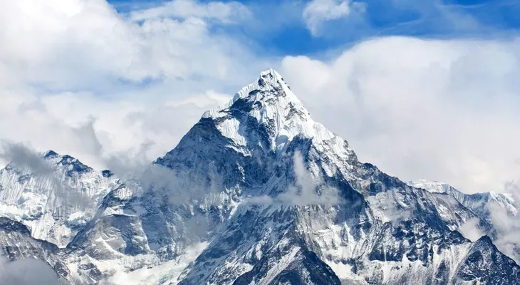 Misterio en el Everest: desapareció una mítica roca gigante a metros de la cima
