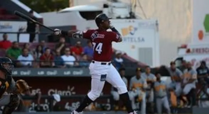 Gigantes derrotan 6-1 a Las Aguilas con buen debut del prospecto Eloy Jiménez 