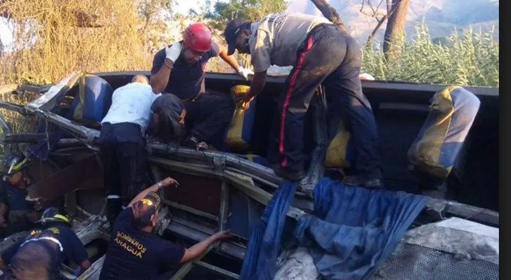 11 muertos y 36 heridos por aparatoso accidente  